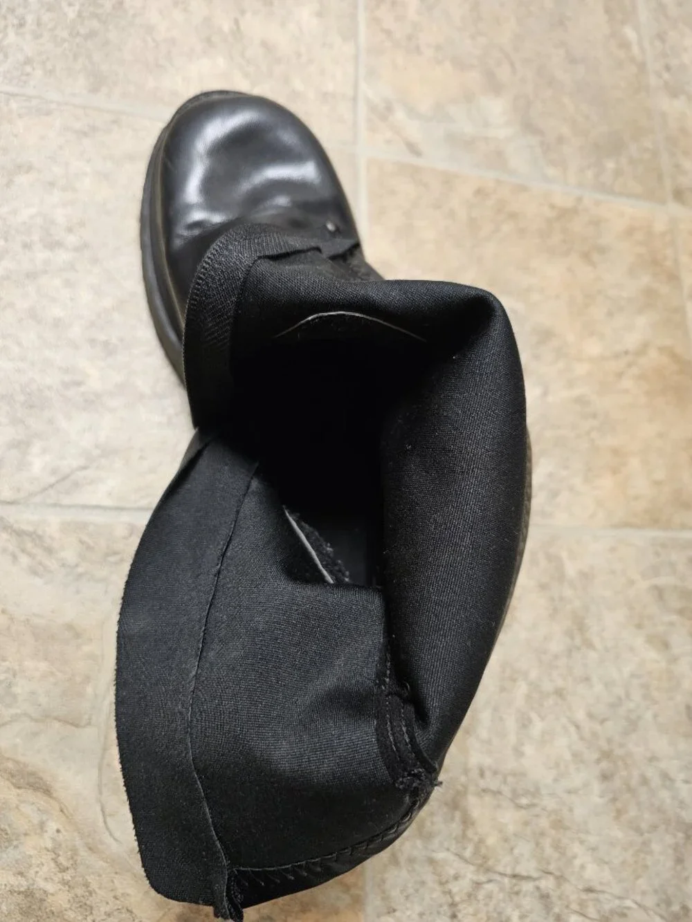 Unbranded black platform